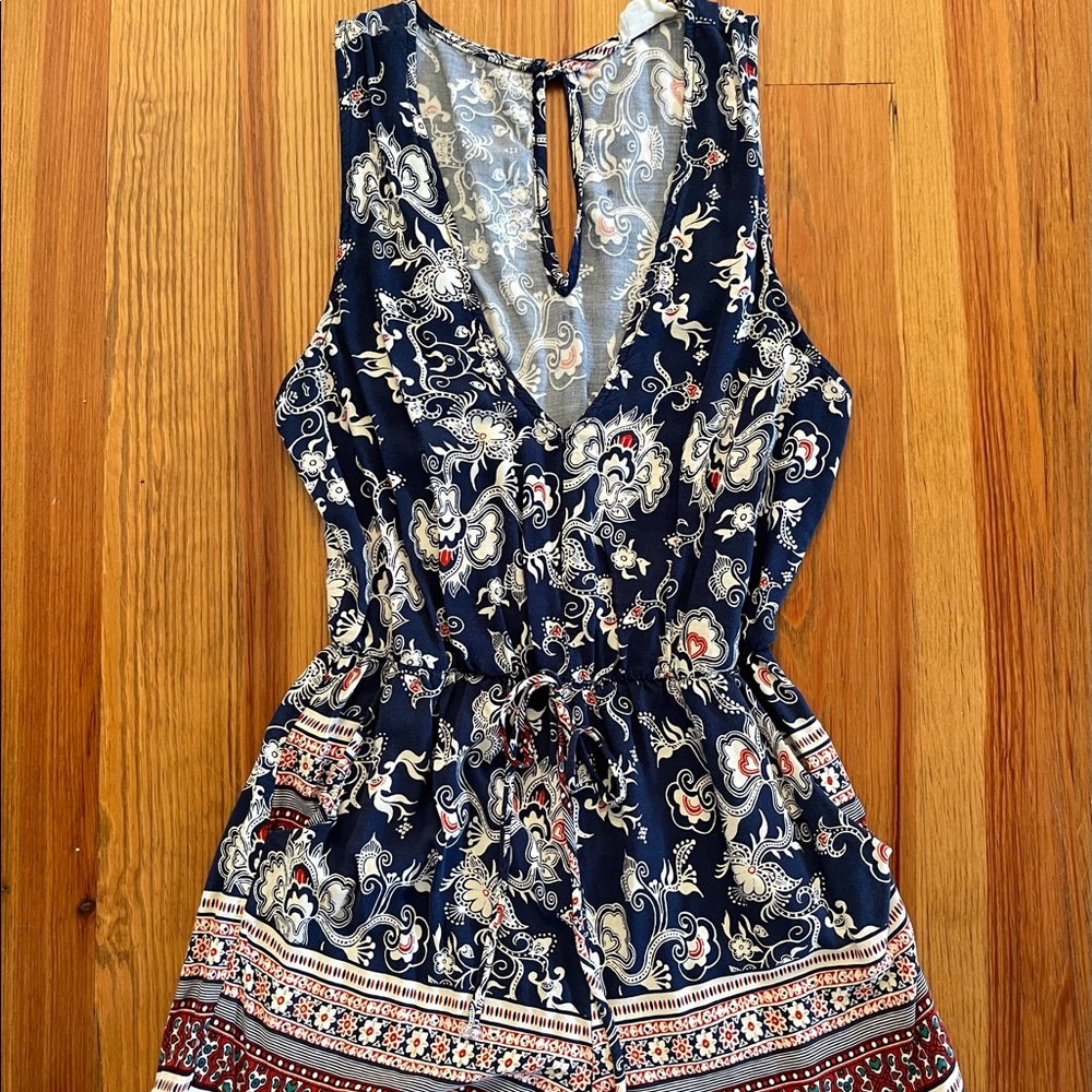 Patterned Romper - Picture 2 of 2